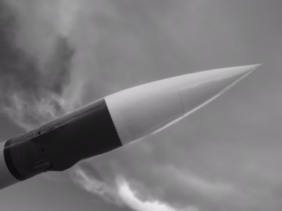 The warhead of the Honest John would often be a nuclear explosive but it could also be a more traditional high explosive (surrounded by tens of thousand of small ball bearings for maximum destructive effect to enemy personnel, a sarin gas warhead, or a cluster munition with 4800 M40 grenades.